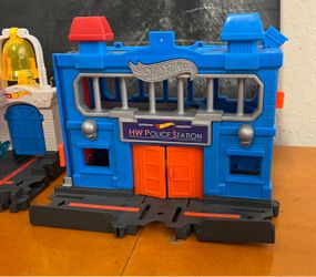 Hot Wheels City Downtown Fire Station Spinout Playset & Hot Wheels City Downtown Police Station Breakout Playset!