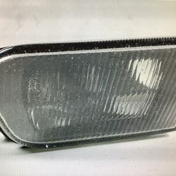 1997-00 BMW E39 540i 528i Passenger Front Bumper Fog Light