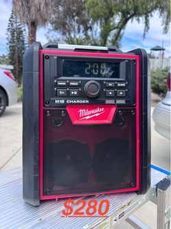 Milwaukee portable job site radio Milwaukee portable job site radio