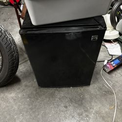 kenmore mini fridge