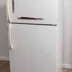 Refrigerator 
