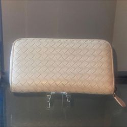 Bottega Veneta Intercatio Cream White Zip-around Longü Wallet  