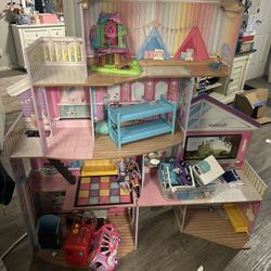 Doll House 