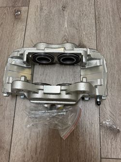 4-Piston Brake Caliper with Hardware Kit