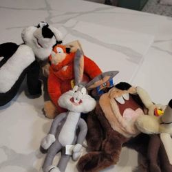 5 Looney Toons Collectible Stuffed 