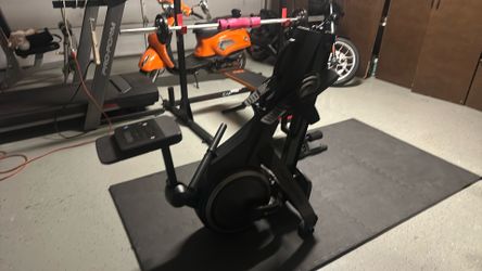 Rowing workout machine