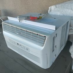 AC UNIT. CLEAN . ICE COLD . All Parts Included 
