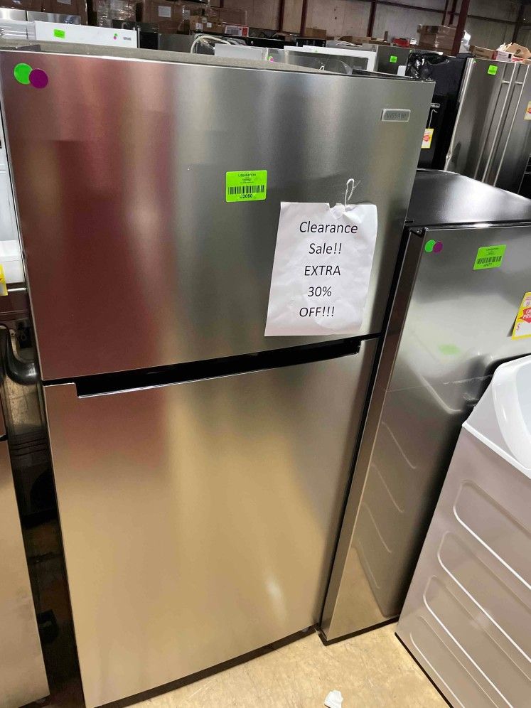 VISSANI MDTF18SSR 18 cu. ft. Top Freezer Refrigerator in Stainless Steel
