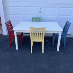 Kids Play Table With Four Chairs. 