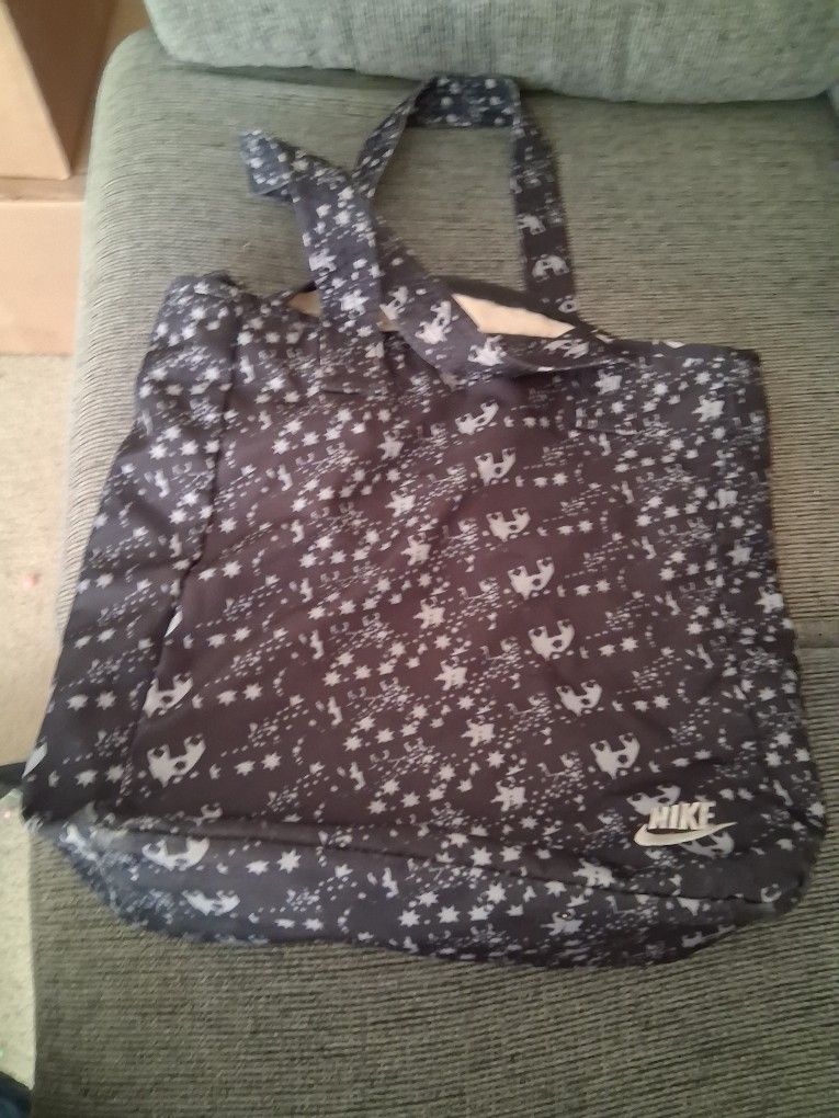 Nike tote bag with small attachment, inner pocket