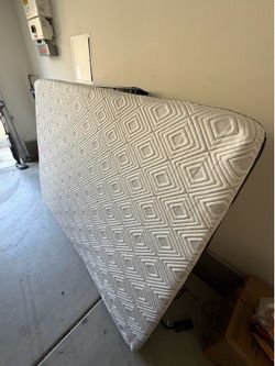Queen mattress and queen electric frame