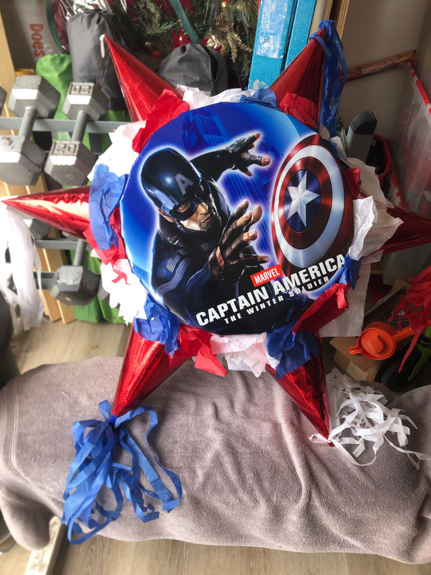 Piñata Captain America