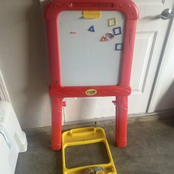Crayola 2-Sided Easel