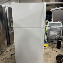 WHIRLPOOL REFRIGERATOR 