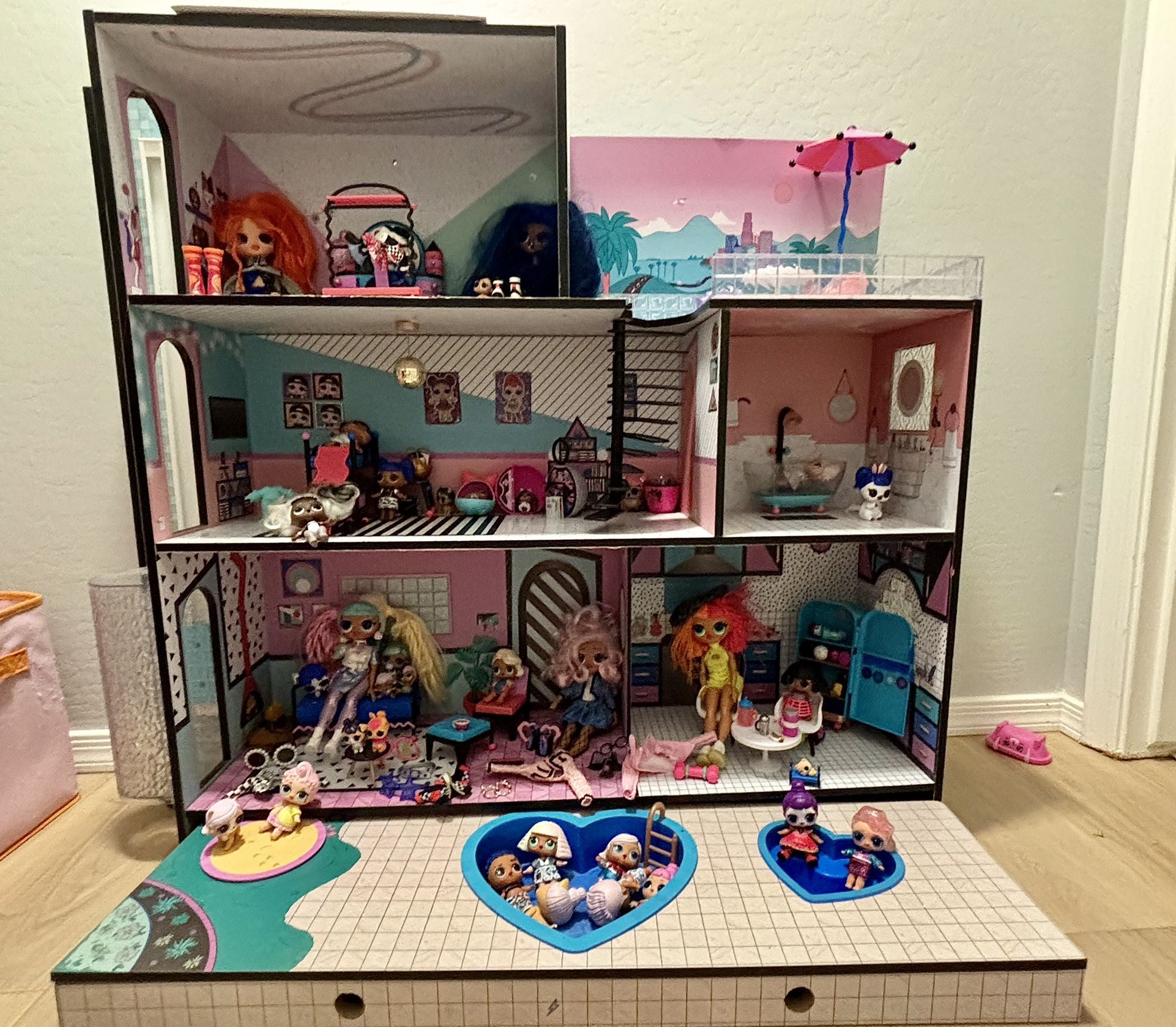 LOL Doll House And Dolls