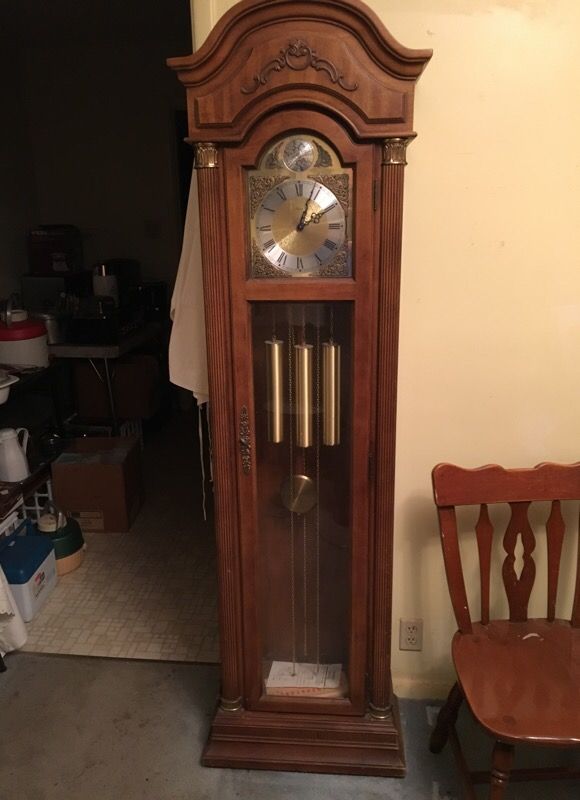 Ridgeway Model 304 grandfather clock