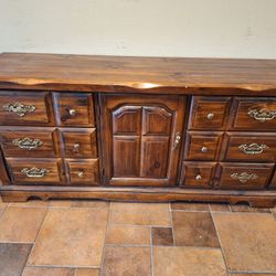 Hooker Furniture Dresser 