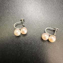 14 karat pearl earrings