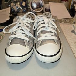 Converse Women's Size 6 Chuck Taylor All Star Lo Sneaker-Charcoal