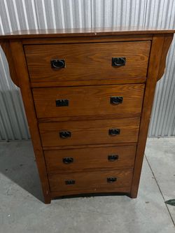 Chest of drawers