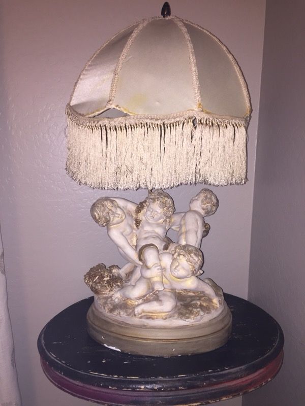 Antique Big cherub living room lamp vintage