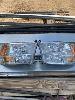 2017 Ram Hemi Headlights