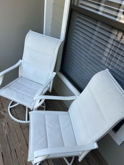 White Outdoor Patio Swivel Chairs Set of 2