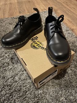 Dr.  Martens Womens 