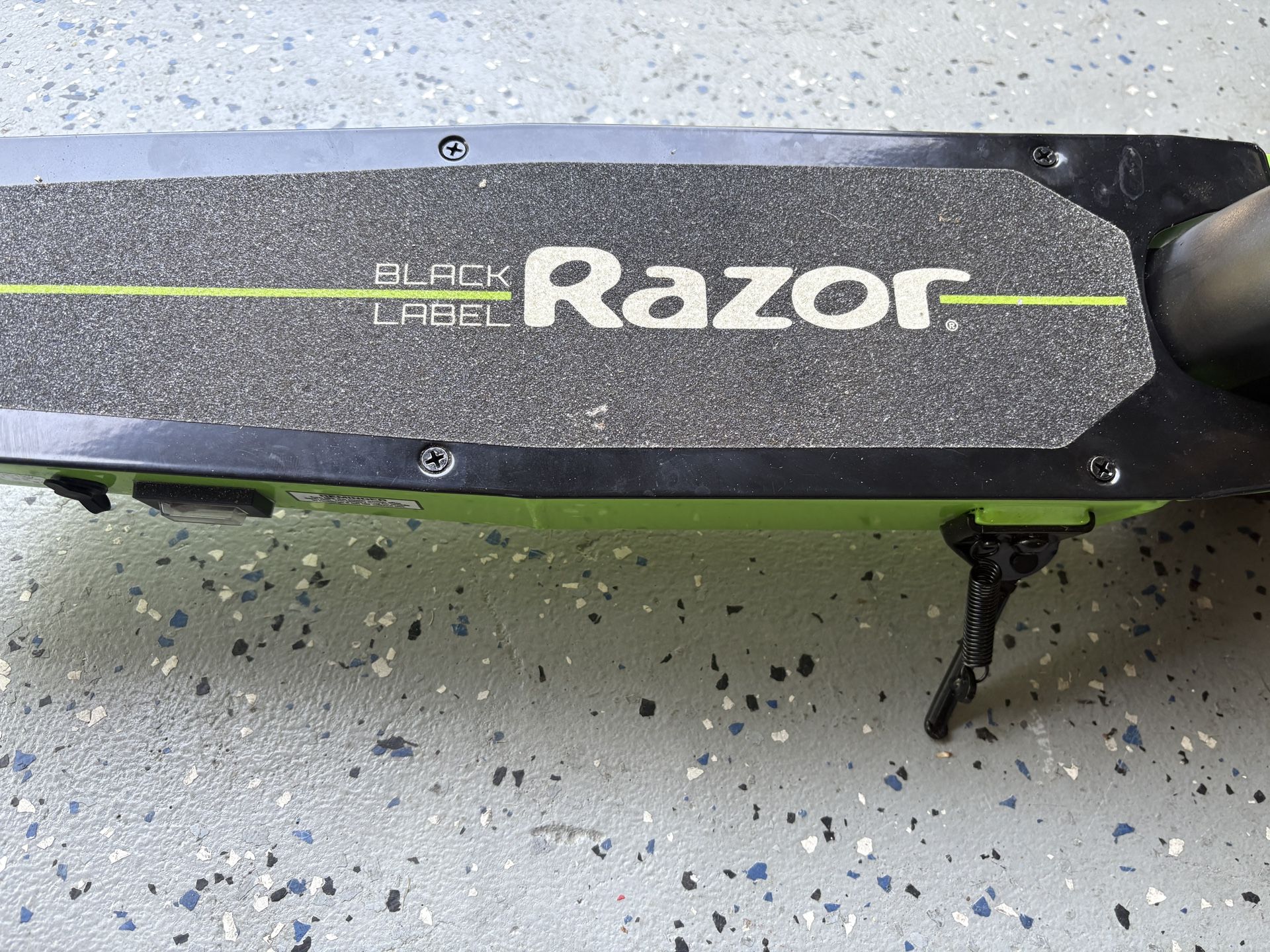 Razor Scooter E90 Black Label