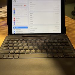 Apple iPad Pro 1st Gen A2013, 64GB, Wi-Fi + 4G Unlocked With Keyboard/Case 