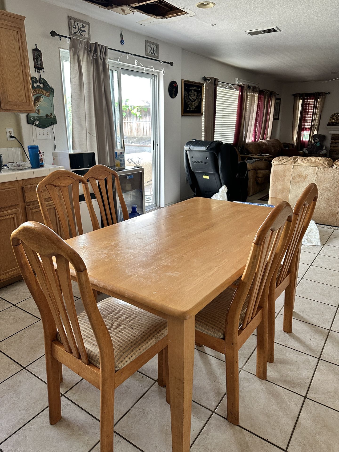 Wood kitchen table + 5 chairs