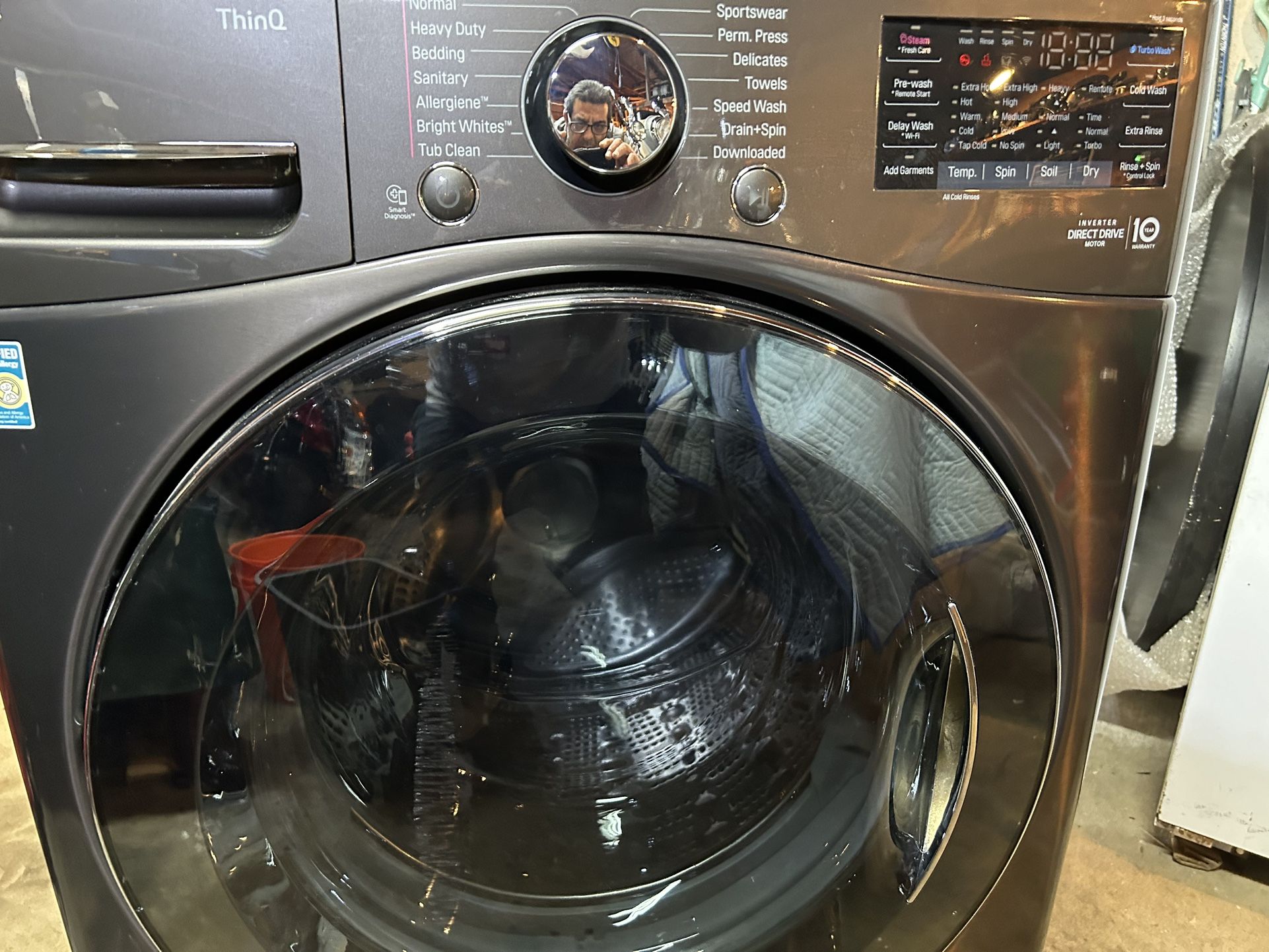 LG Washer/ Dryer 