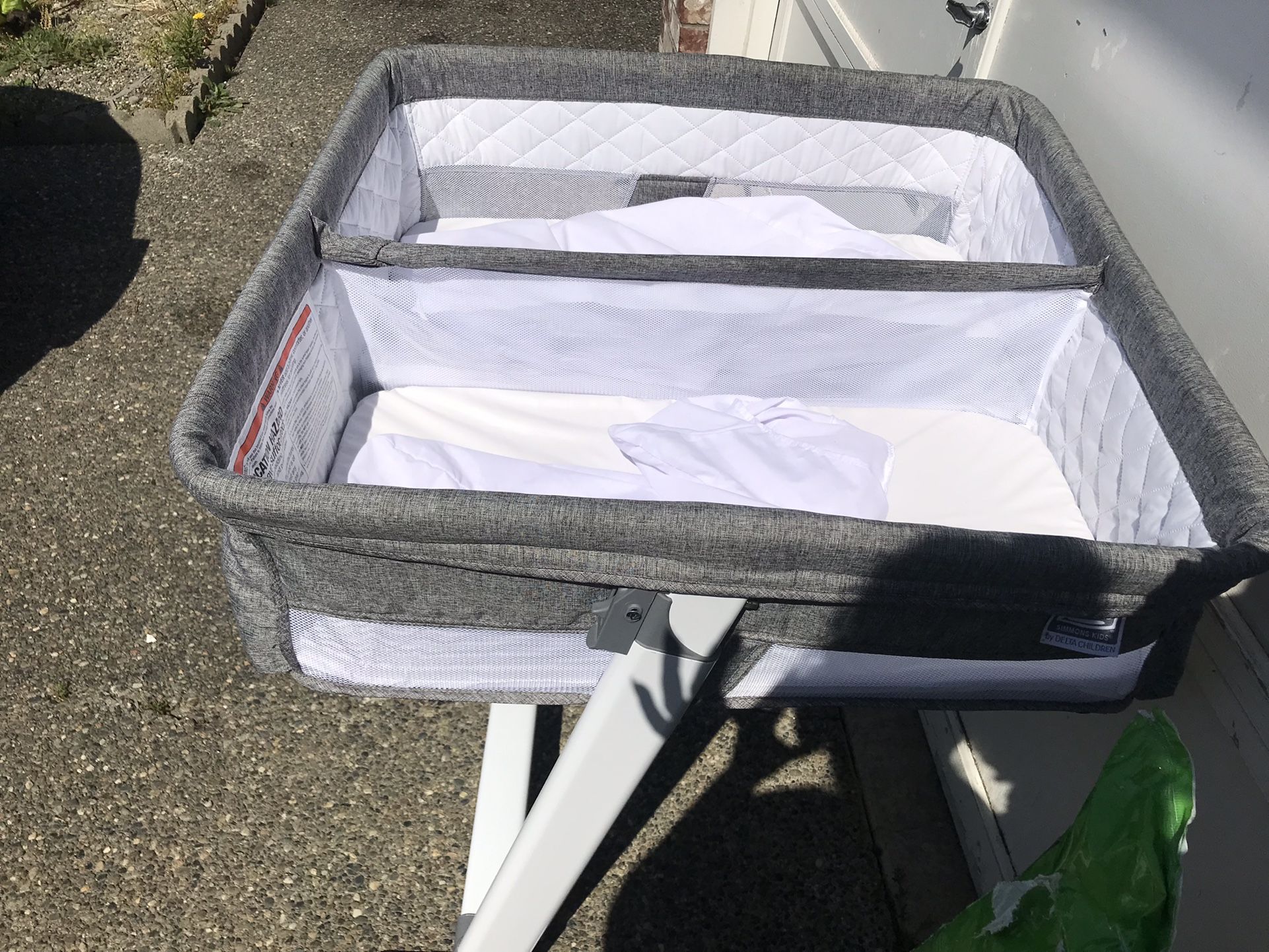 Simmons Baby Bassinet For Twins