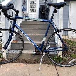 schwinn circuit 7000 series aluminum Frame 23” bike