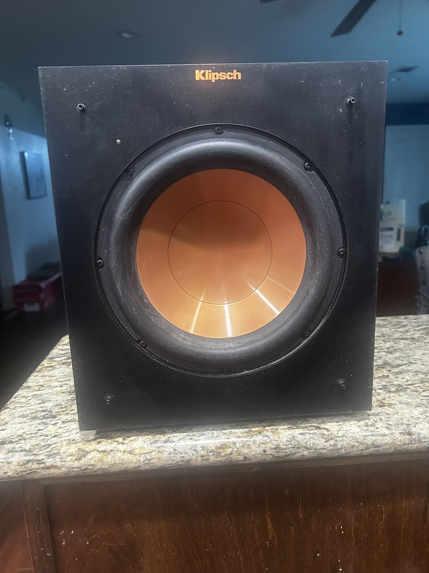 Klipsch R-10SW  Pioneer SP-C21