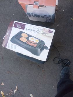Gourmet's Best Premium Cool-Touch Electric Griddle.