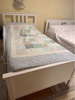 Twin bed with mattress