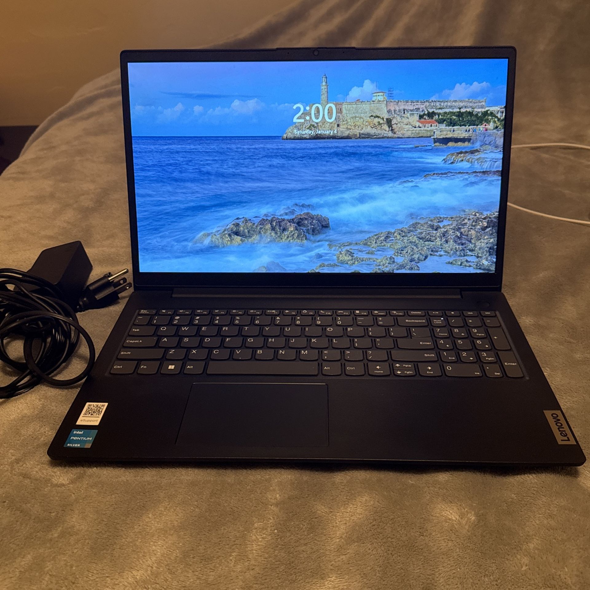 Lenovo V15 Q2