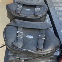 Black leather saddlebags￼