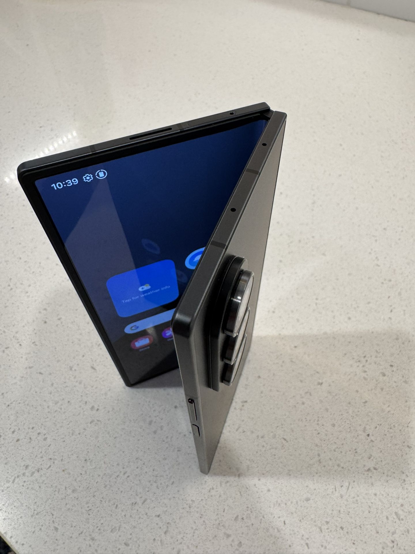 Sell/ Trade Like New Unlocked Galaxy Z fold 7 Clean Imei