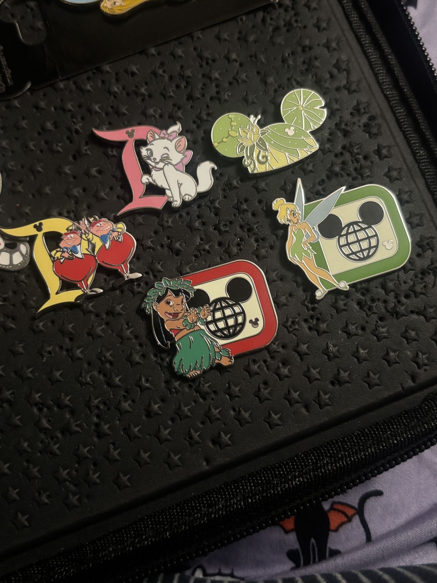 disney pins 