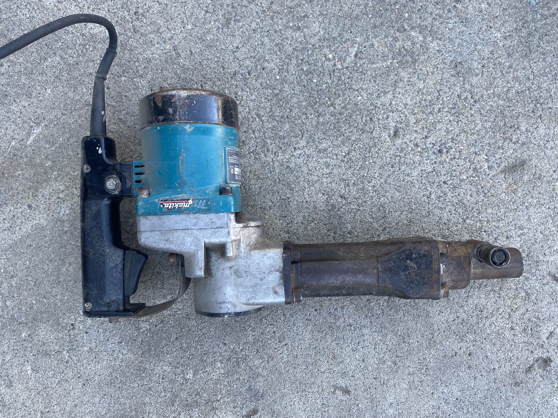 Makita Demolition Hammer Hm1211b