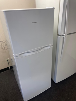 Hotpoint Top Freezer Fridge – White, Clean Interior, Compact