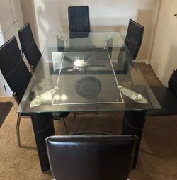 Dining table for sale 150 OBO