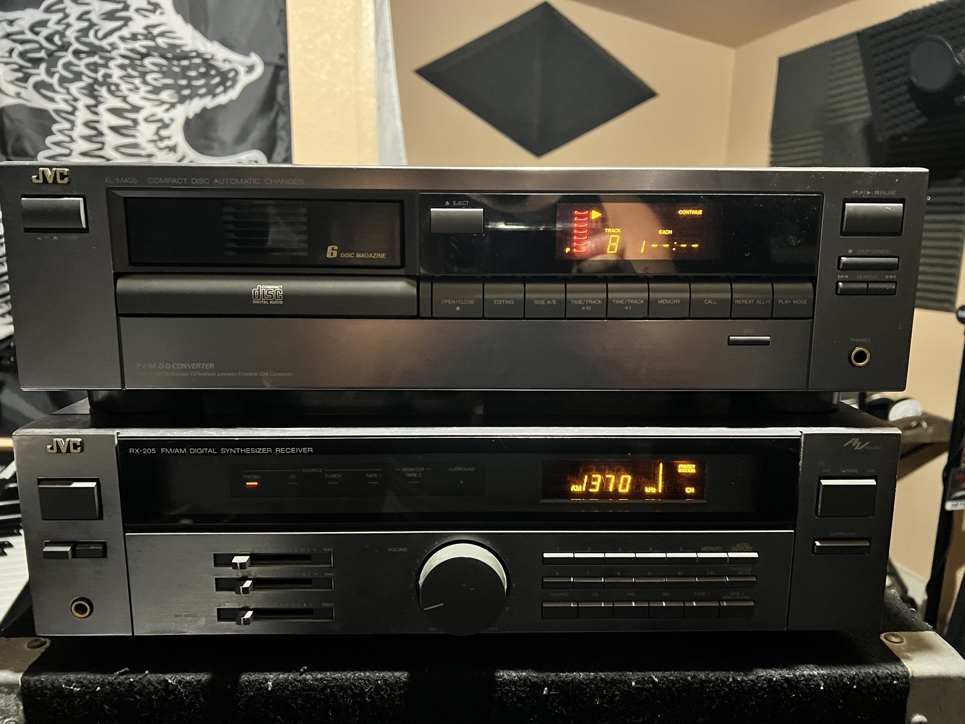 JVC RX-205 FM/AM DIGITAL SYNTHESIZER RECEIVER SOURCE AND XL-M405 COMPACT DISC AUTOMATIC CHANGER