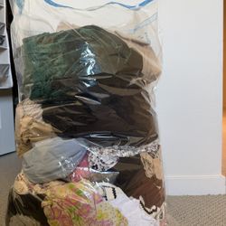 Maternity Clothes- Over 100 Pieces 