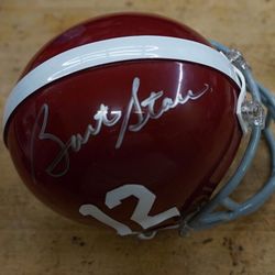 BART STAR SIGNED MINI HELMET WITH COA RIDDELL  MINT CONDITION. COLLECTIBLE. WITH PLASTIC CASE AND COA . COA # GV307634. 