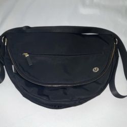 Lululemon Black All Night Festival  Bag Zip Closure Gold Hardware 5L 