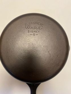 Wagner Ware Sidney O #10 cast iron skillet 1060H sits flat- no wobble
