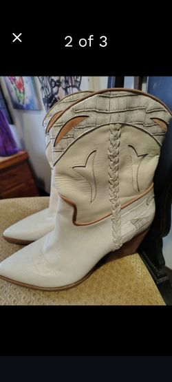 Killer Cowgirl Boots..Size 9 ...DOLCE VITA 
